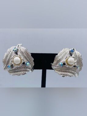 Vintage Judy Lee Silver Tone Leaf Blue AB Crystal & Faux Pearl Clip On Earrings